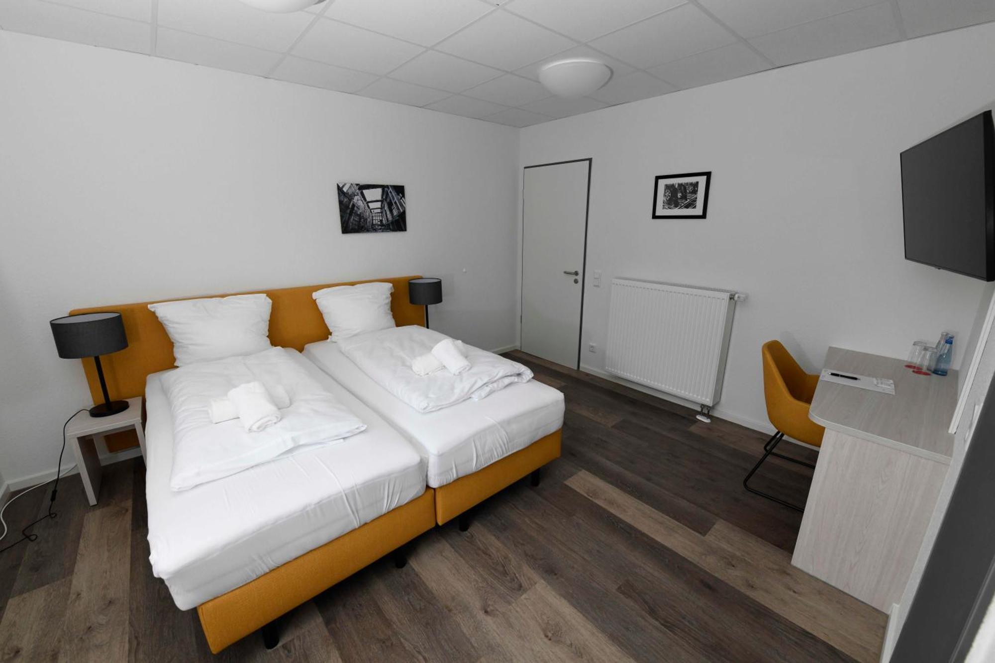 St. Barbara-Haus Hotel Dinslaken Ngoại thất bức ảnh